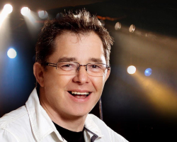 DJ Stefan Fess – Ihr DJ mit Herz für besondere Hochzeiten DJ Stefan Fess - professioneller Hochzeits-DJ aus dem Saarland mit über 40 Jahren Erfahrung